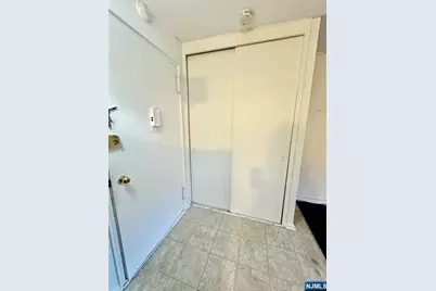 411 Park 2J #2J, Fort Lee, NJ 07024 - Photo 7