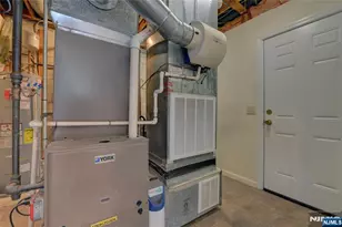 90 Dewey, Bloomfield, NJ 07003 - Photo 25