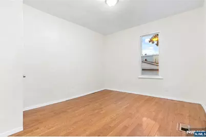366 Badger Avenue, Newark, NJ 07112 - Photo 33