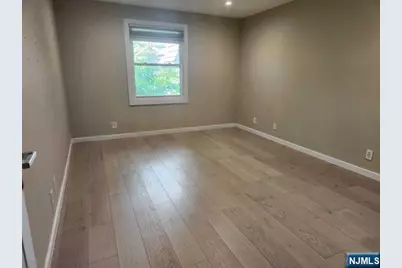 550 North Avenue E #E, Fort Lee, NJ 07024 - Photo 11