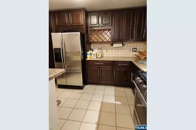 1-42 Virginia Drive A #A, Fair Lawn, NJ 07410 - Photo 3