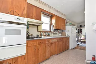 638 Washington Ave, Washington Township, NJ 07676 - Photo 5