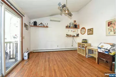 638 Washington Avenue, Washington Township, NJ 07676 - Photo 7