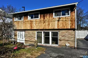 638 Washington Ave, Washington Township, NJ 07676 - Photo 1