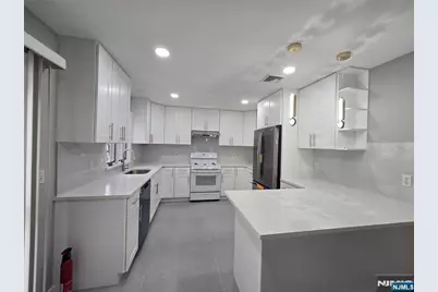 423 West Street, Fort Lee, NJ 07024 - Photo 5