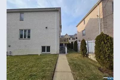 423 West Street, Fort Lee, NJ 07024 - Photo 25
