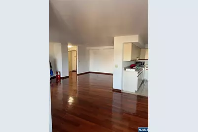 633 Palisade Avenue 3C #3C, Cliffside Park, NJ 07010 - Photo 5