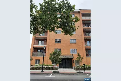 633 Palisade Avenue 3C #3C, Cliffside Park, NJ 07010 - Photo 1