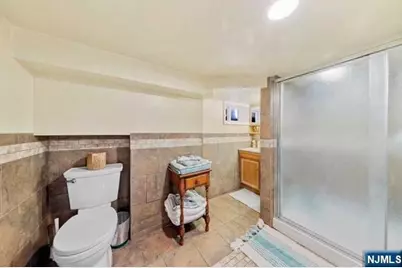 940 Garrison Avenue, Teaneck Township, NJ 07666 - Photo 27