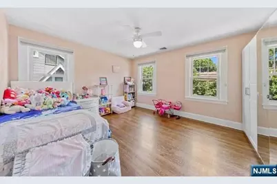 940 Garrison Avenue, Teaneck Township, NJ 07666 - Photo 15