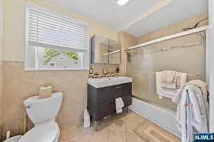 940 Garrison Ave, Teaneck Township, NJ 07666 - Photo 19