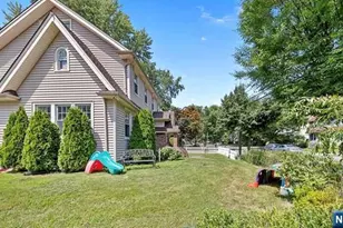 940 Garrison Ave, Teaneck Township, NJ 07666 - Photo 35