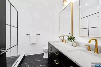 201 Zabriskie Street 1 #1, Jersey City, NJ 07307 - Photo 25