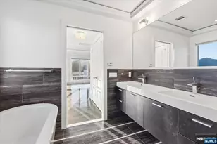 12 Orchard Street 12, Edgewater, NJ 07020 - Photo 17