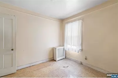 354 Hayward Street, Orange, NJ 07050 - Photo 13