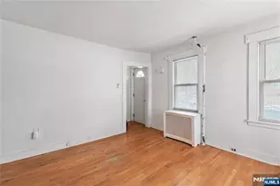 354 Hayward St, Orange, NJ 07050 - Photo 7