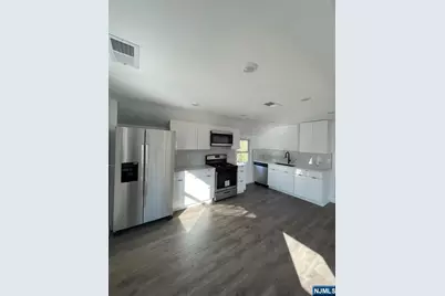 73 Macarthur Avenue 2nd Floor #2nd floor, Lodi, NJ 07644 - Photo 3