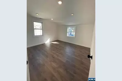 73 Macarthur Avenue 2nd Floor #2nd floor, Lodi, NJ 07644 - Photo 9