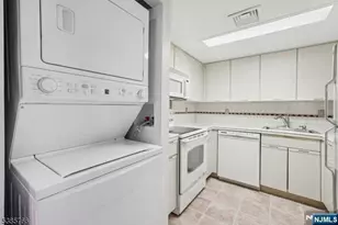 38 Moonachie Road 116, Hackensack, NJ 07601 - Photo 5