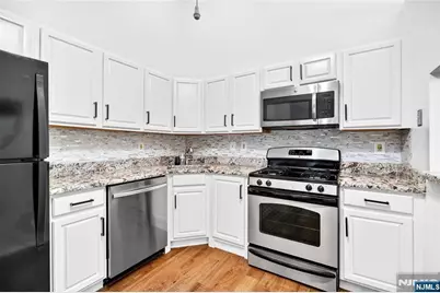 556 Holly Court, Mahwah, NJ 07430 - Photo 17