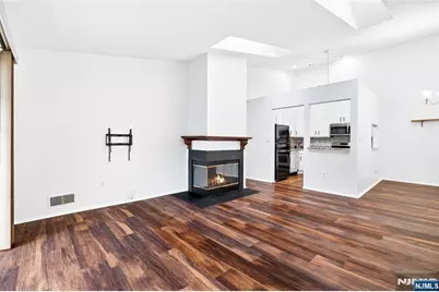 556 Holly Court, Mahwah, NJ 07430 - Photo 5