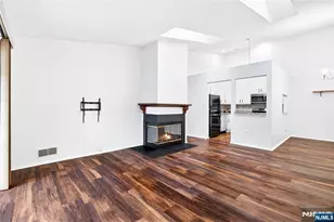 556 Holly Ct, Mahwah, NJ 07430 - Photo 5