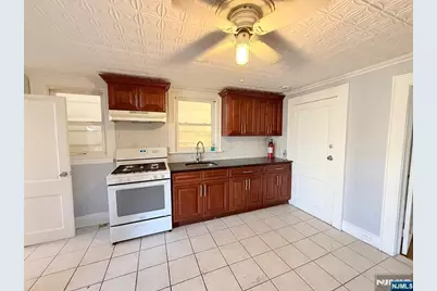 122 Cross Street Apt1 #APT1, Harrison, NJ 07029 - Photo 3