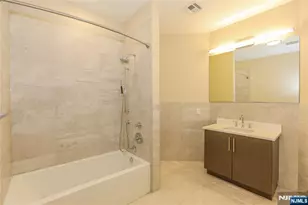 15 Somerset Ln 302, Edgewater, NJ 07020 - Photo 9