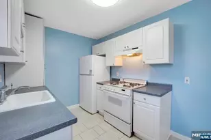 63 W Hudson B7, Englewood, NJ 07631 - Photo 3