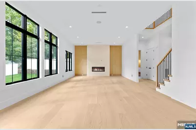 156 Stuart Street, Paramus, NJ 07652 - Photo 15