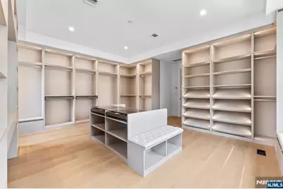 156 Stuart Street, Paramus, NJ 07652 - Photo 33