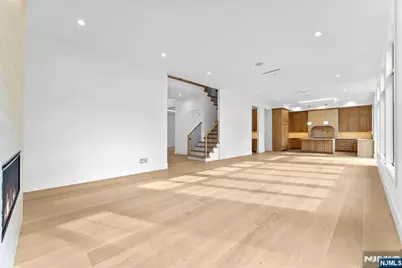 156 Stuart Street, Paramus, NJ 07652 - Photo 39