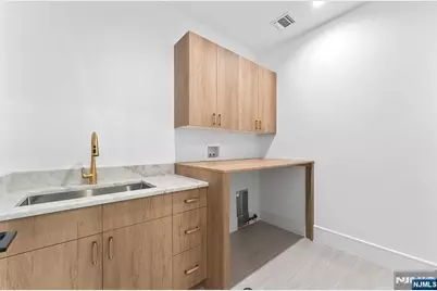 156 Stuart Street, Paramus, NJ 07652 - Photo 25