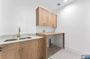 156 Stuart St, Paramus, NJ 07652 - Photo 25