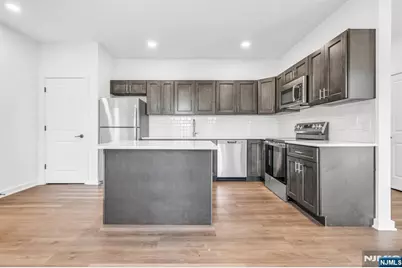 315 Railroad Avenue 204 #204, East Rutherford, NJ 07073 - Photo 5