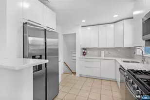 24 Gilbert Ave, Paramus, NJ 07652 - Photo 5