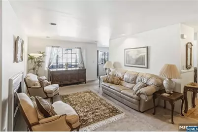 1306 Faulkner Court, Mahwah, NJ 07430 - Photo 5