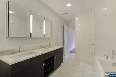 6 Cambridge Way 6 #6, Weehawken, NJ 07086 - Photo 19