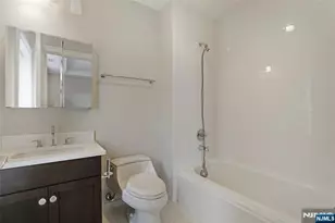 6 Cambridge Way 6, Weehawken, NJ 07086 - Photo 13