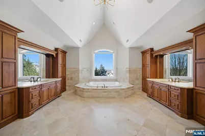 211 Vaccaro Drive, Cresskill, NJ 07626 - Photo 33