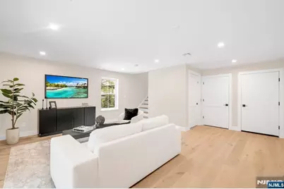 188 Broadway 6 #6, Woodcliff Lake, NJ 07677 - Photo 31