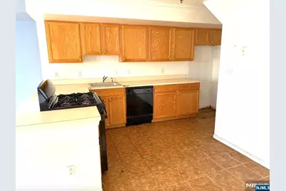 568 Pennsylvania Avenue, Elizabeth, NJ 07201 - Photo 5