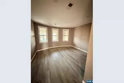 86 Hunter Street, Lodi, NJ 07644 - Photo 5