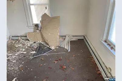 659 Valley Brook Avenue, Lyndhurst Township, NJ 07071 - Photo 5