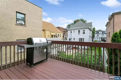 245 Knox Avenue, Cliffside Park, NJ 07010 - Photo 29
