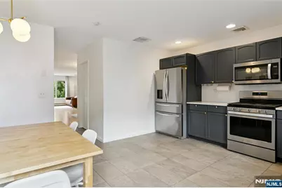 245 Knox Avenue, Cliffside Park, NJ 07010 - Photo 13