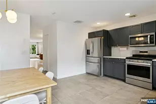 245 Knox Ave, Cliffside Park, NJ 07010 - Photo 13