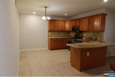 173 E 54th Street, Elmwood Park, NJ 07407 - Photo 5