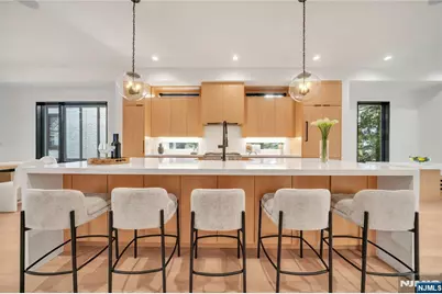 1047 Anderson Avenue A #A, Fort Lee, NJ 07024 - Photo 9