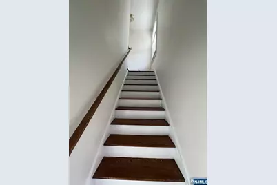 217 Hawthorne Avenue 2nd Floor #2nd floor, Hawthorne, NJ 07506 - Photo 9